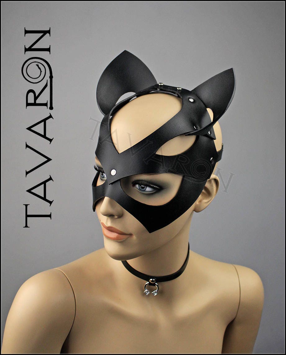 Leather cat mask with lace